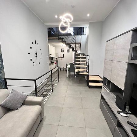 Modern Loft Center Of Turin + Jacuzzi 30M Metro Apartment Collegno Bagian luar foto